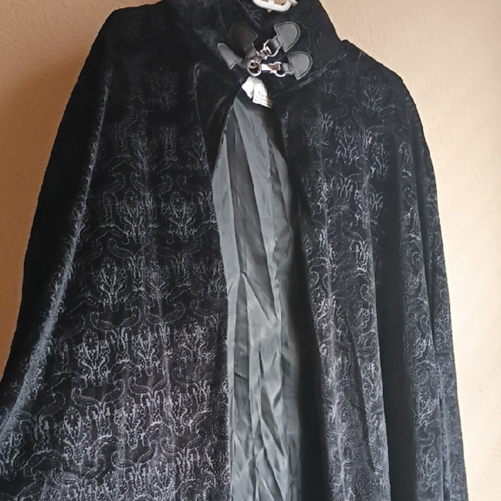 Elegant Velvet Black Cloak